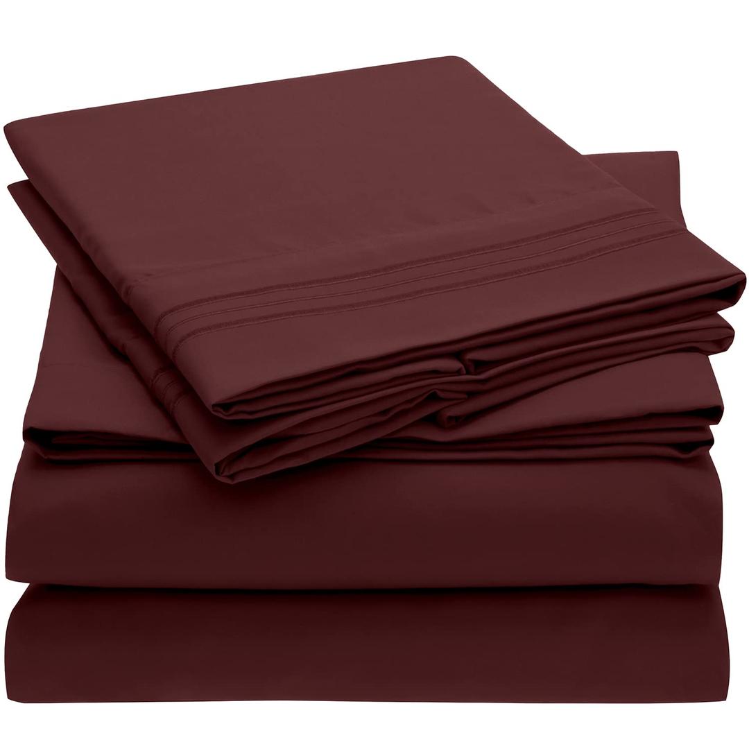 Mellanni King Sheets Set - 4 PC Iconic Collection Bedding Sheets & Pillowcases - Hotel Luxury, Extra Soft, Cooling Bed Sheets - Deep Pocket up to 16 inch (King, Brick Red)