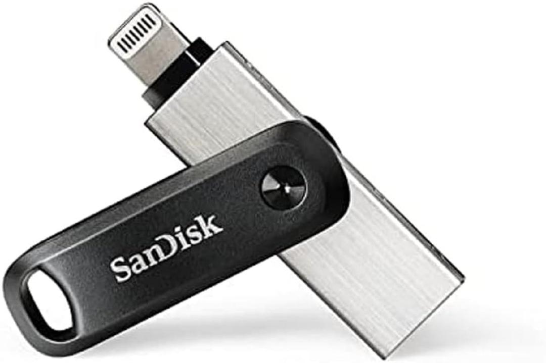 SanDisk128GB iXpand Flash Drive Go for iPhone and iPad - SDIX60N-128G-GN6NE, Silver