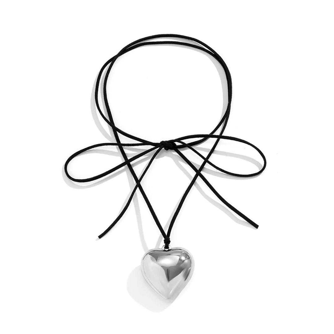 YURAOER Chunky Puffy Heart Choker Necklace - Big Heart Pendant Adjustable Velvet Chain Heart Necklaces for Women Teen Girls Y2K Trendy Jewelry Accessories