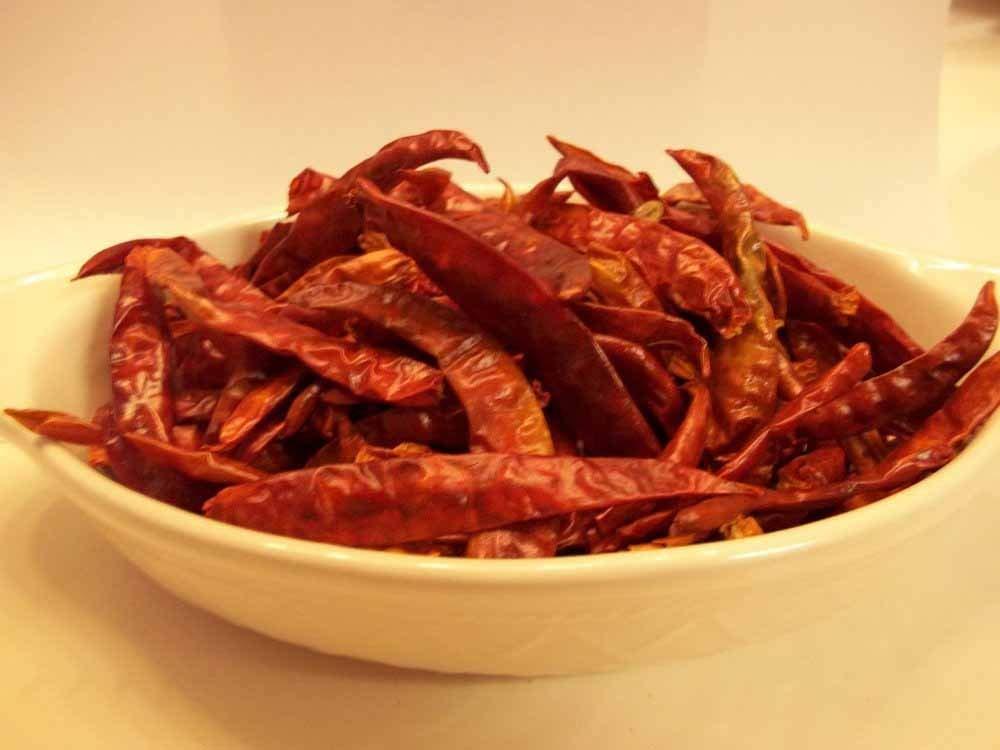 4 oz Cayenne Pepper - Whole, Dried Peppers,The peppers could come whole or chopped depending on availability, no guarantees,- Delicious Fresh Spicy Dried Herb