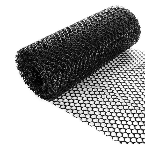 TORIS Plastic Chicken Wire Mesh Hexagonal Plastic Poultry Netting Extruded Plastic Chicken Wire Fence PVC Coated Plastic Poultry Netting (0.4m*4m=1.3ftX13.1ft, Black)