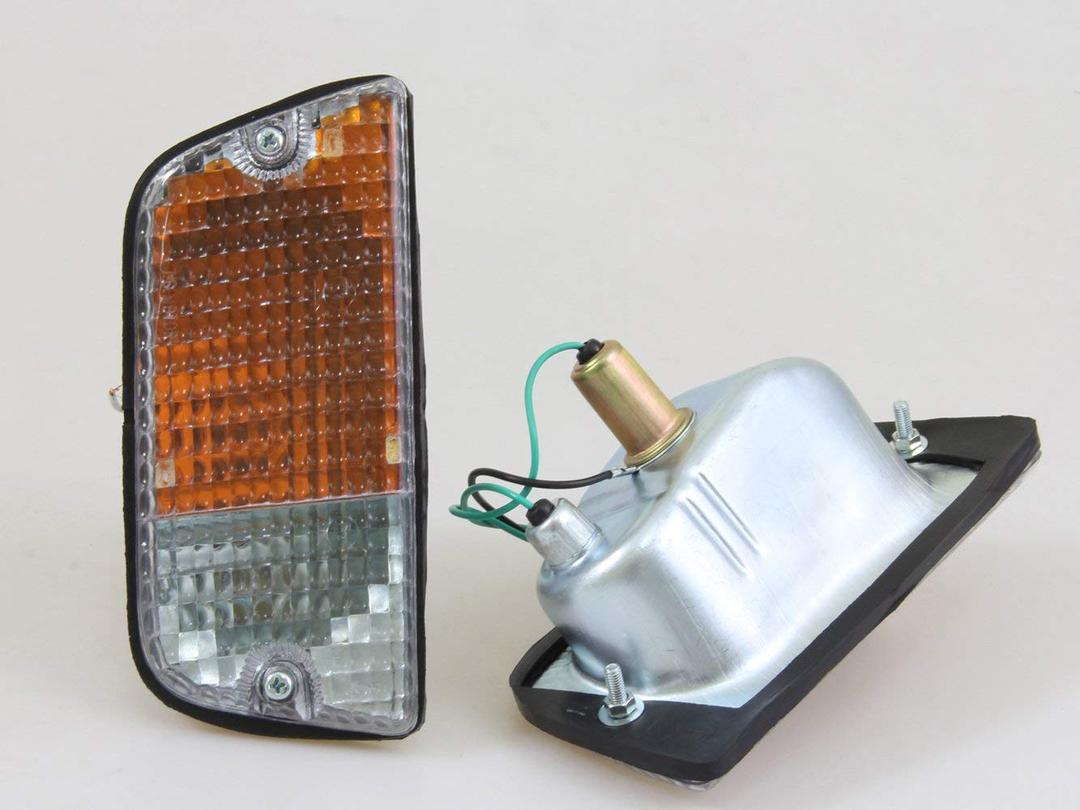 FIT FOR NISSAN DATSUN 620 1972-1979 UTE FRONT TRUN SIGNAL LIGHTS PAIR LH RH NEW