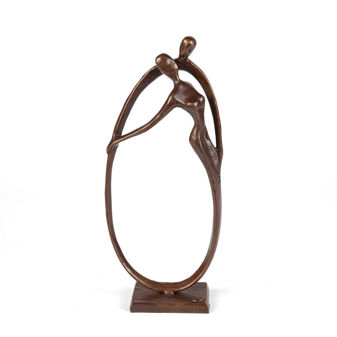 Danya B. Circle of Love Bronze Sculpture - Contemporary Home Decor - Modern and Elegant Couple Embrace of Eternal Love for Wedding, Anniversary, Birthday or Gift of Love