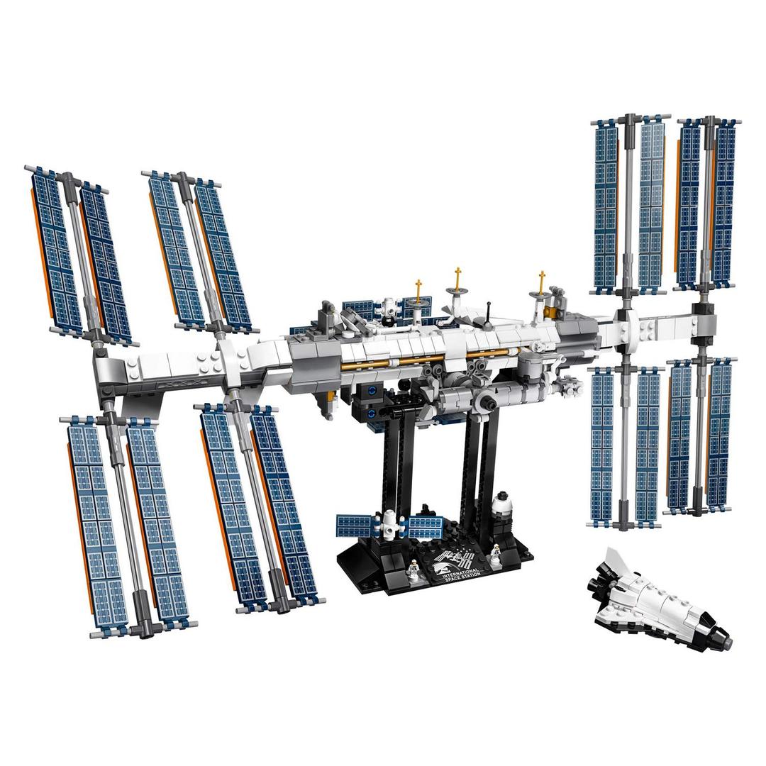 LEGO Ideas International Space Station 21321 Building Kit, Adult Set for Display, Makes a Great Birthday Present (864 Pieces)