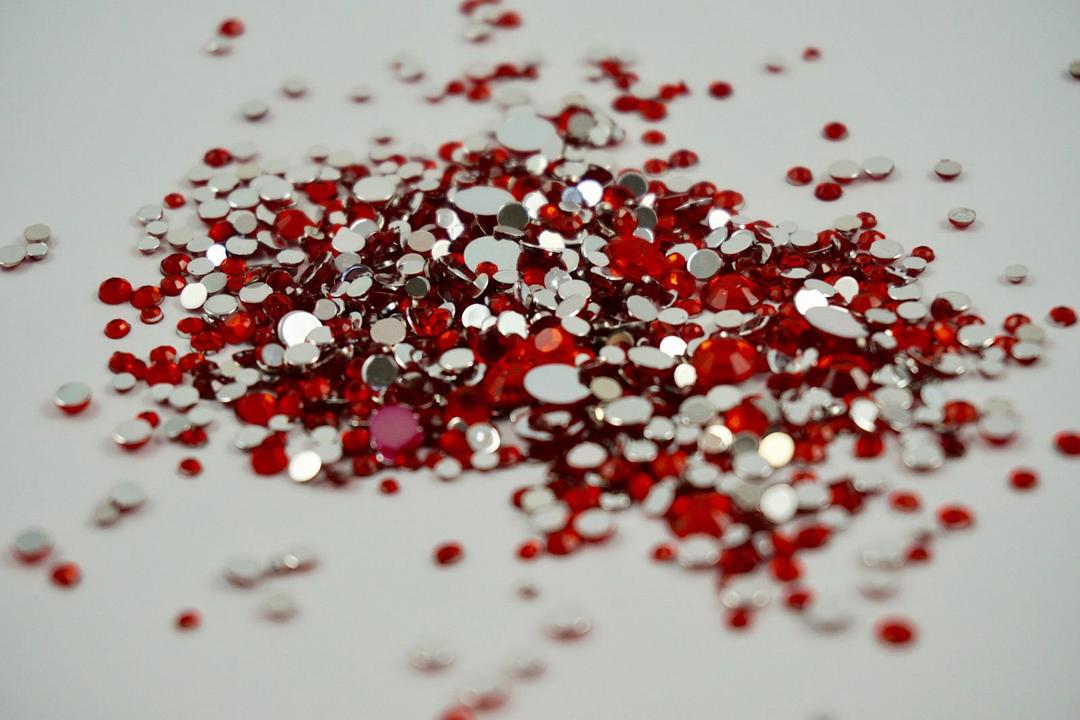 Red Rhinestones, 500 Per Pack, Mixed Sizes, Flat Back, Acrylic Gems/Crystals