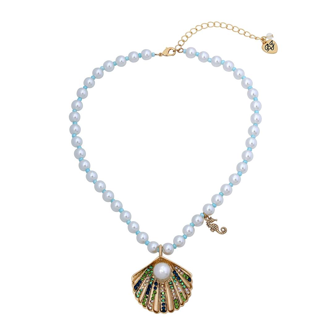 Shell Pendant Pearl Necklace