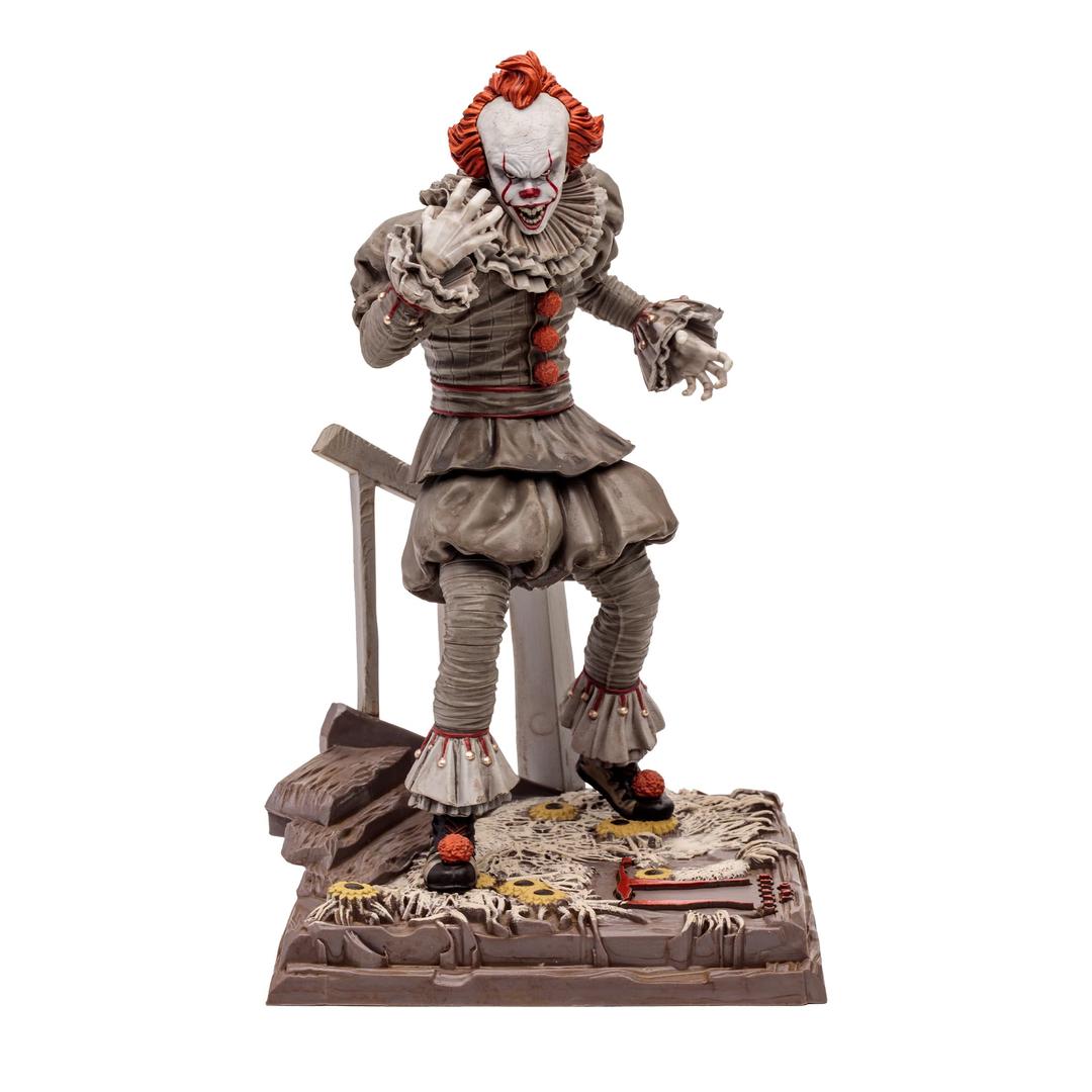 McFarlane Toys - WB 100: Pennywise (It Chapter Two) Movie Maniacs 6in Posed Figure