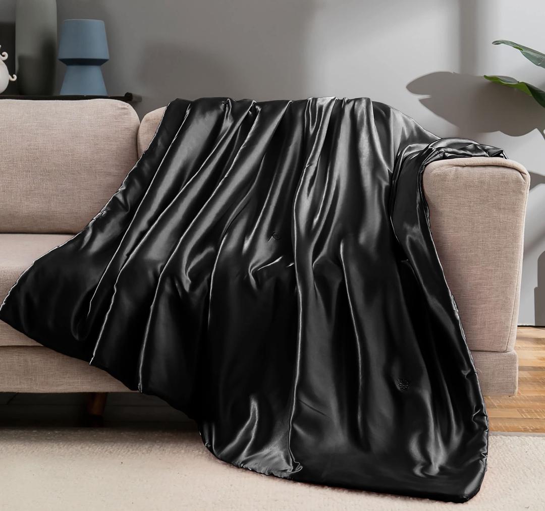 Vonty Satin Throw Blanket Black Satin Blankets 50x60 Inches(with Small Flowers), Cooling & Silky Throw Blanket Wrinkle-Free Cable Knit Throw Blanket for Coush Sofa Bed Outdoor