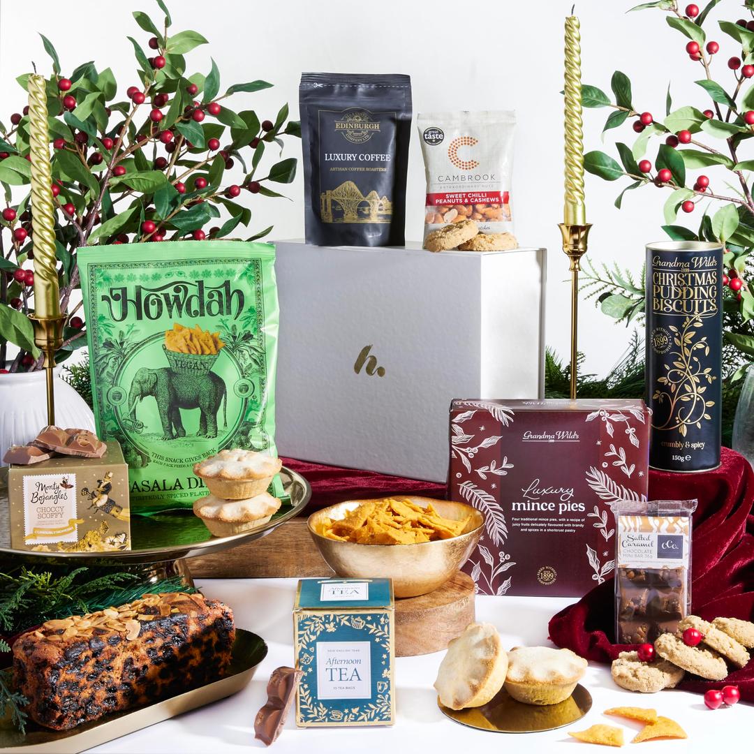 Gourmet Christmas Hamper For Foodies - The Bearing Gifts Luxury Hamper from Clearwater Hampers - Premium & Indulgent Sweet & Savoury Christmas Food | Hampers & Gourmet Gifts For Men, Women, Couples