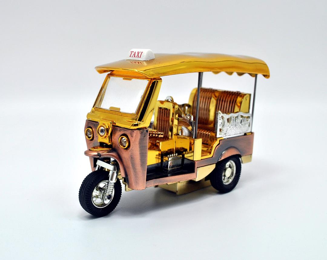 Tuk Tuk Thai Taxi Model Souvenir Toy Handmade Car Collectible Mini 3 Wheels Bangkok Thailand Gift Miniature Gold Metal Model Decorative Rickshaw