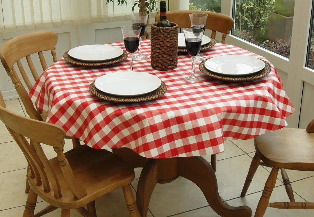 55" ROUND PVC/VINYL TABLECLOTH - RED GINGHAM