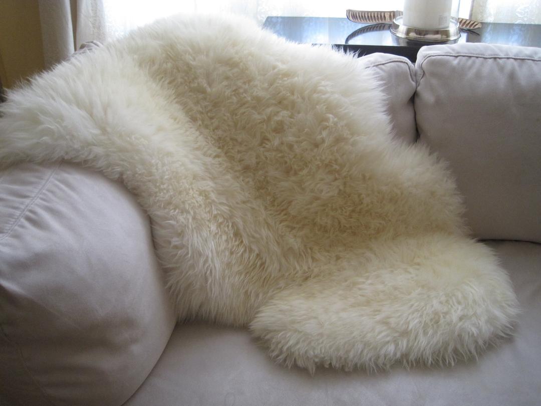 SNUGRUGS Genuine Natural Ivory Sheepskin Rug by Indigo Silk (Large)